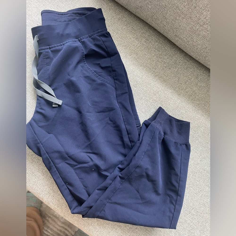 Figs jogger scrub pants size small petite